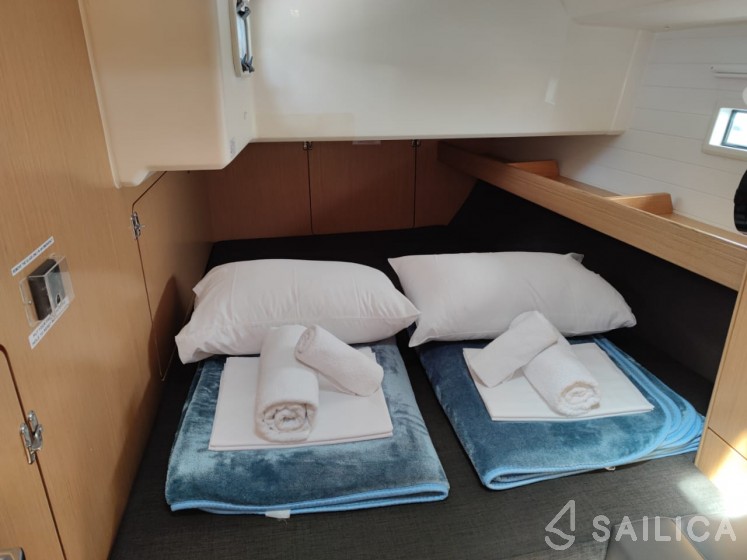 Bavaria 46 Cruiser - Yacht Charter Sailica