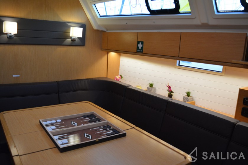 Bavaria 46 Cruiser - Yacht Charter Sailica