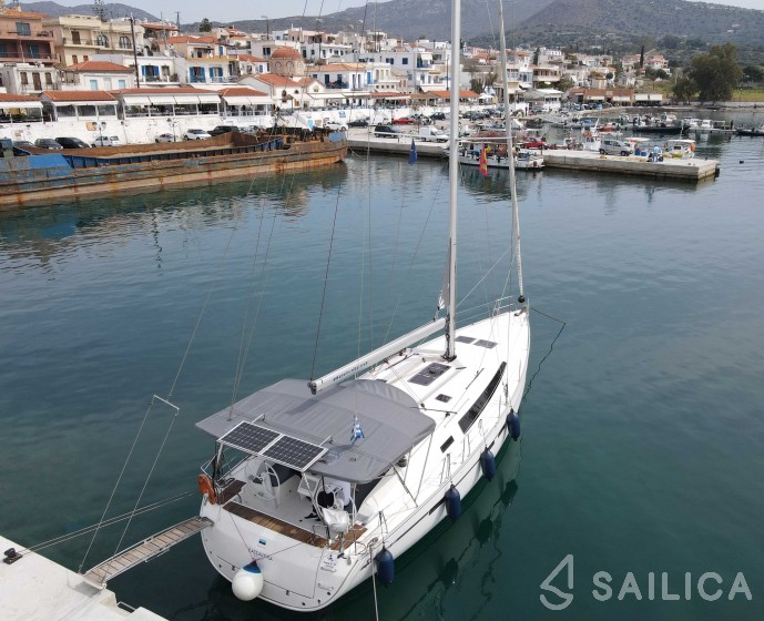 Bavaria 46 Cruiser - Yacht Charter Sailica