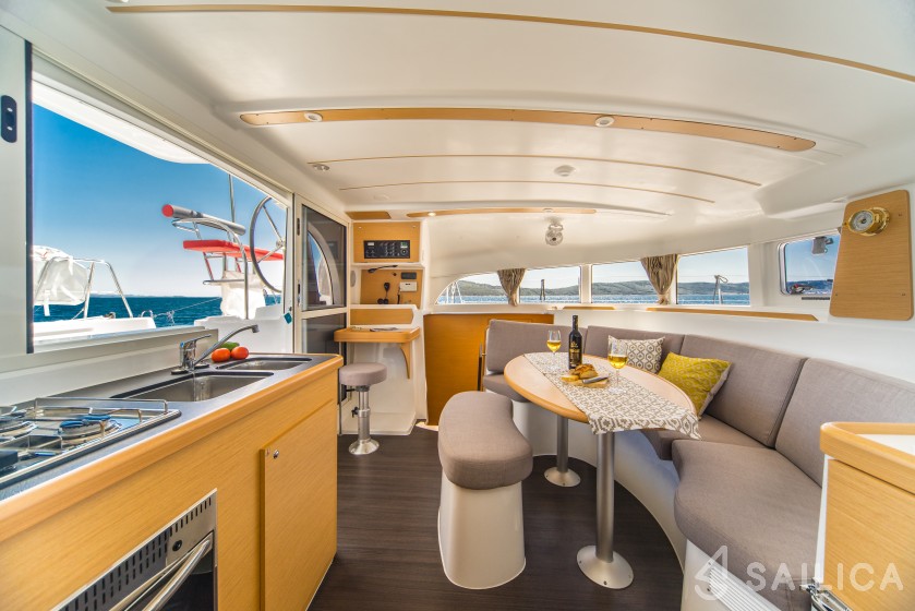 Lagoon 380 - Yacht Charter Sailica