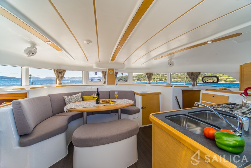 Lagoon 380 - Yacht Charter Sailica