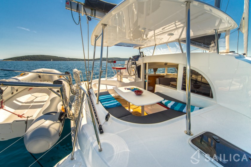 Lagoon 380 - Yacht Charter Sailica
