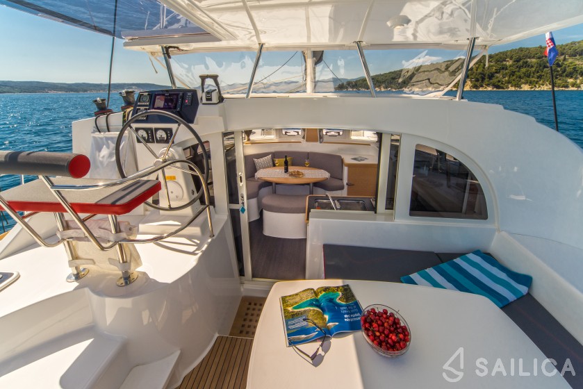 Lagoon 380 - Yacht Charter Sailica