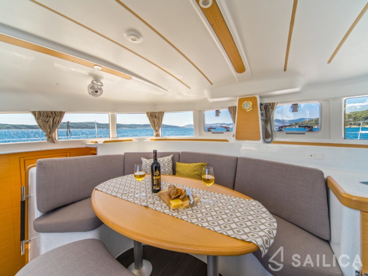 Lagoon 380 - Yacht Charter Sailica