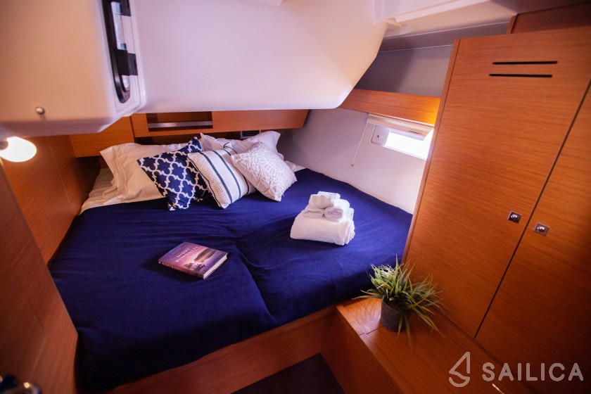 Dufour 430 - Yacht Charter Sailica
