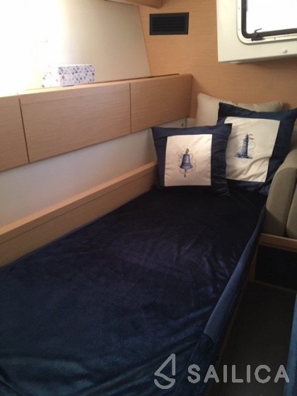 Jeanneau 58 - Yacht Charter Sailica