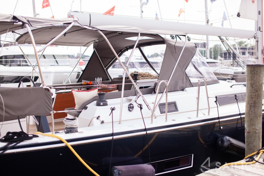 Dufour 530 - Yacht Charter Sailica