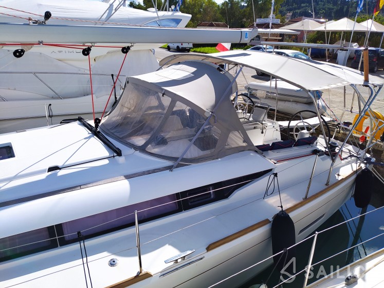 Sun Odyssey 409 - Yacht Charter Sailica