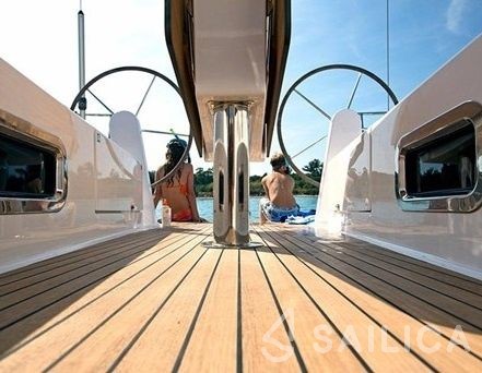 Bavaria Cruiser 41 - Yacht Charter Sailica