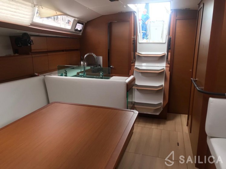 Sun Odyssey 419 - Yacht Charter Sailica