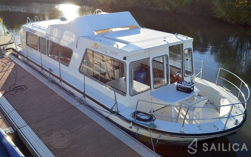 Haines Rive 40 - Yacht Charter Sailica