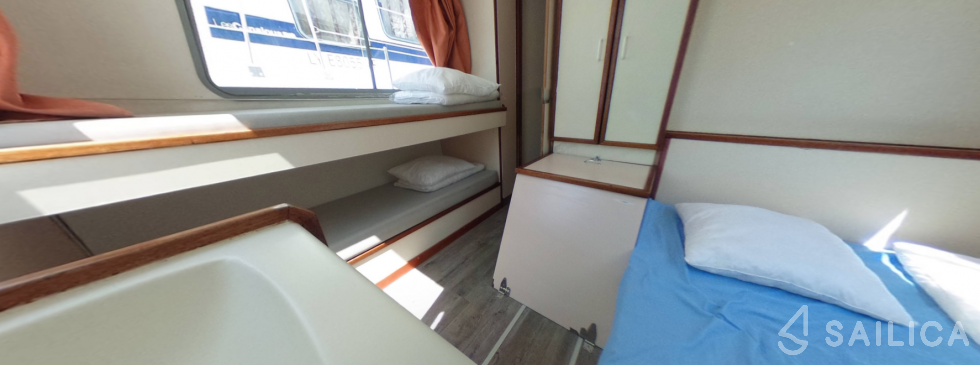 Haines Rive 40 - Yacht Charter Sailica