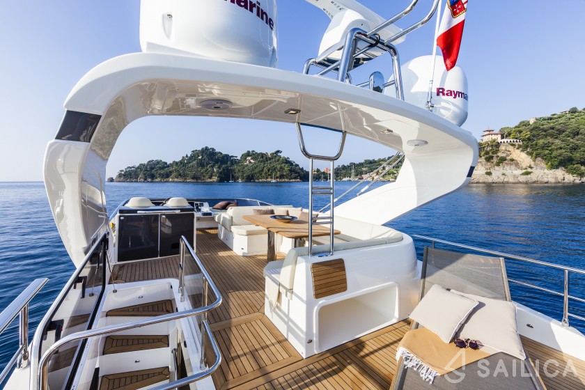 Absolute 60 Fly - Yacht Charter Sailica