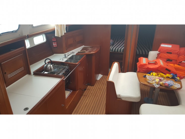 Oceanis 473 - Yacht Charter Sailica