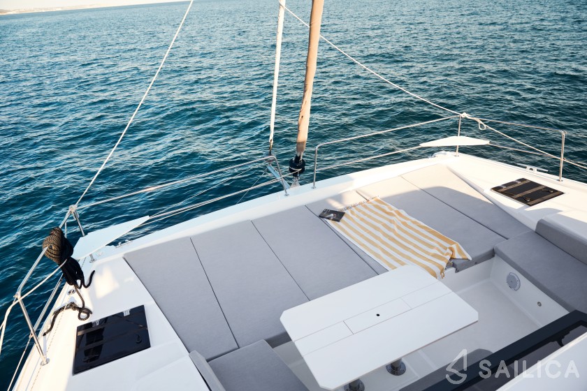 Bali 4.6 - Yacht Charter Sailica