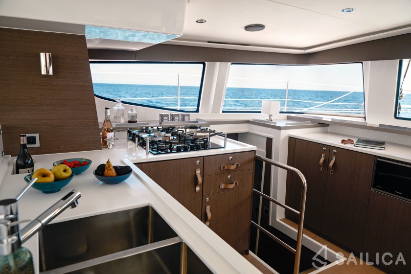 Bali 4.6 - Yacht Charter Sailica