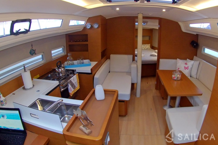 Sun Odyssey 410 - Yacht Charter Sailica