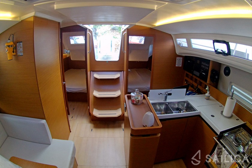 Sun Odyssey 410 - Yacht Charter Sailica