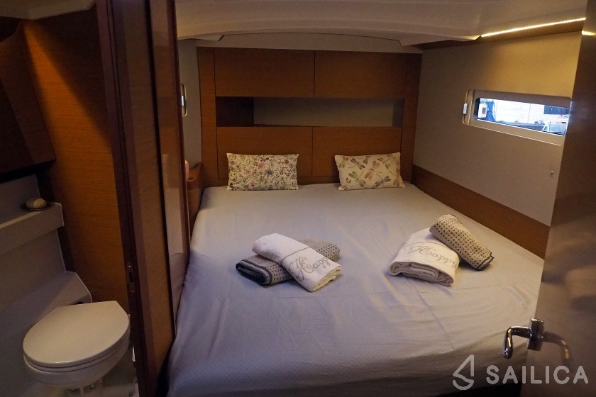 Sun Odyssey 410 - Yacht Charter Sailica