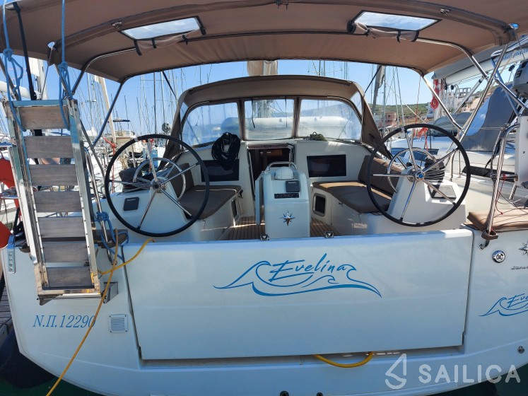 Sun Odyssey 410 - Yacht Charter Sailica