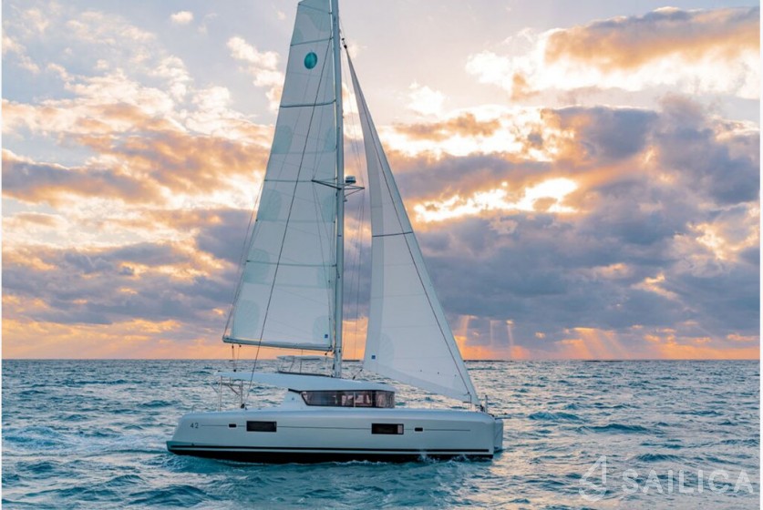 Lagoon 42 - Yacht Charter Sailica