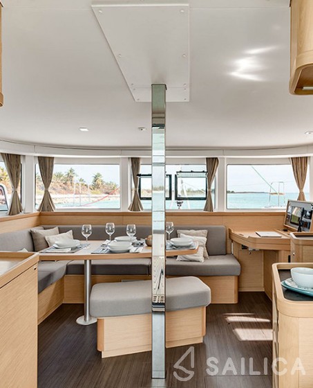 Lagoon 42 - Yacht Charter Sailica