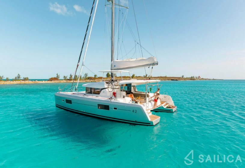Lagoon 42 - Yacht Charter Sailica