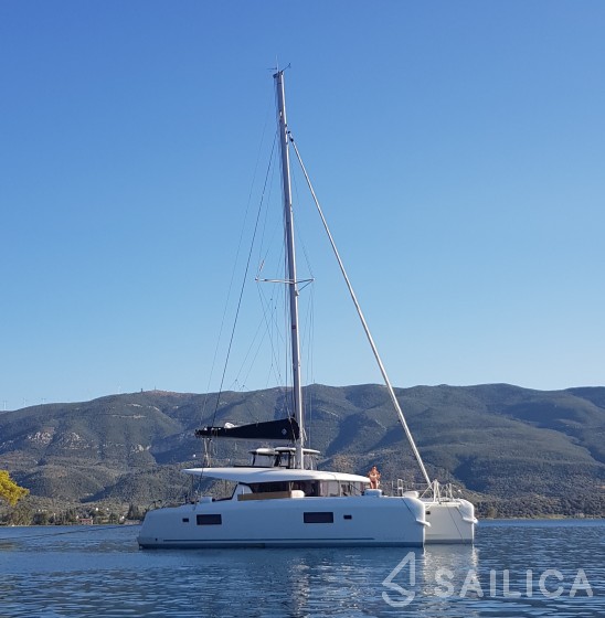 Lagoon 42 - Yacht Charter Sailica