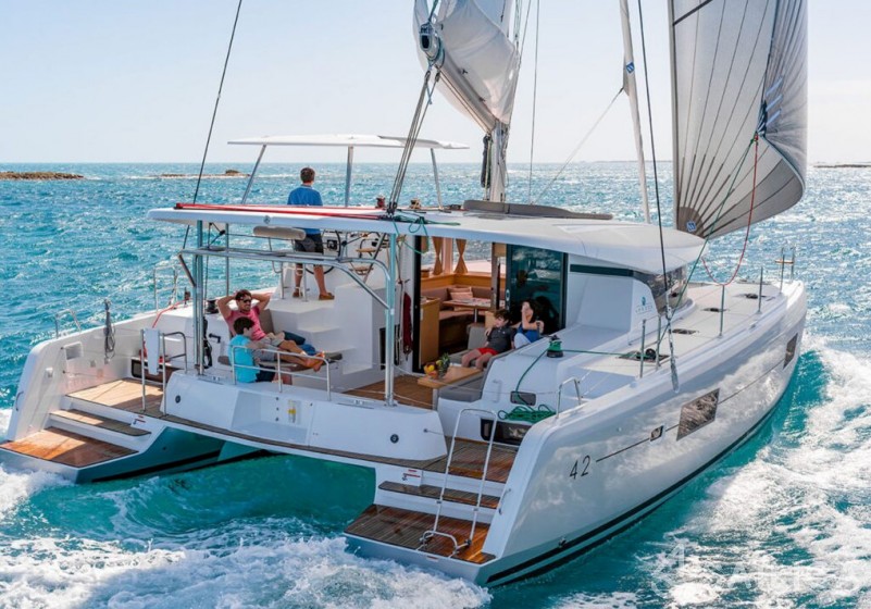 Lagoon 42 - Yacht Charter Sailica