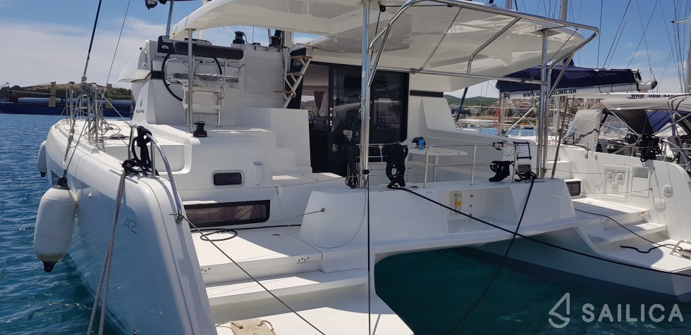Lagoon 42 - Yacht Charter Sailica