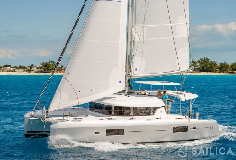 Lagoon 42 - Yacht Charter Sailica