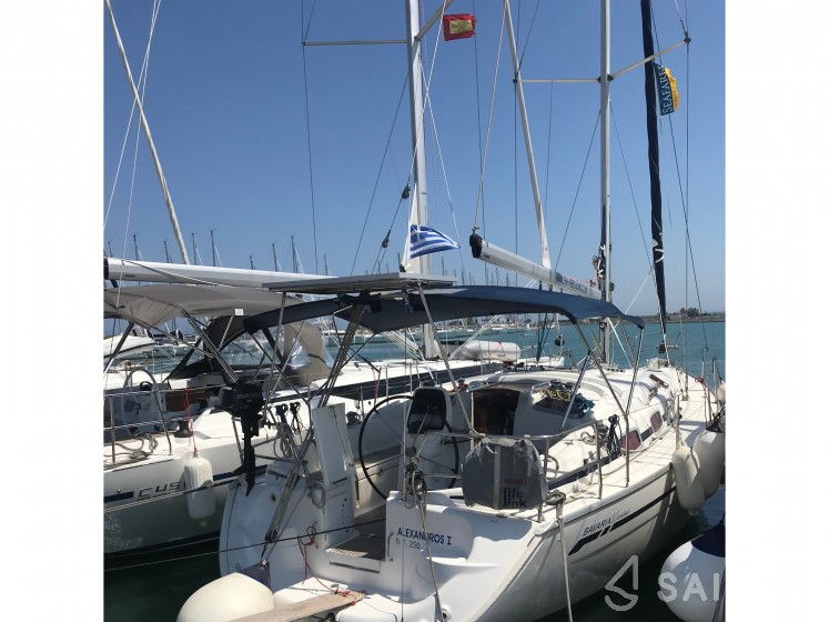 Bavaria 37 Cruiser - Yacht Charter Sailica