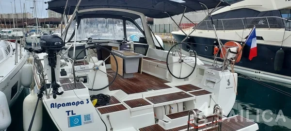 Oceanis 45 - Yacht Charter Sailica