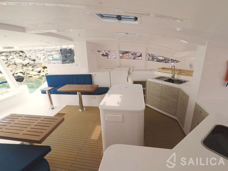 Island Spirit 410 - Yacht Charter Sailica
