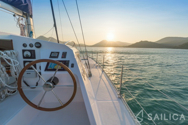 Island Spirit 410 - Yacht Charter Sailica