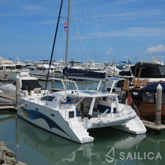 Island Spirit 410 - Yacht Charter Sailica