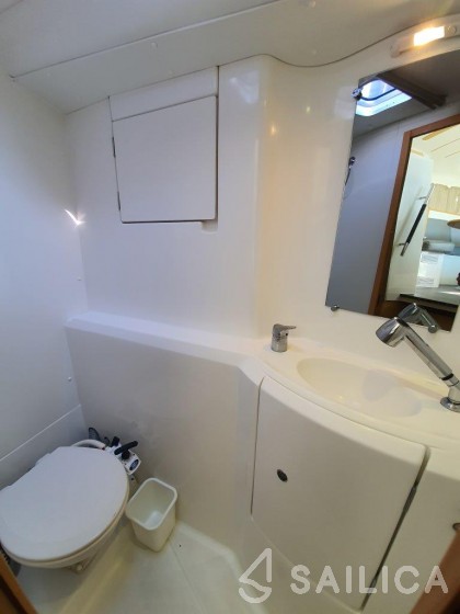 Lagoon 380 - Yacht Charter Sailica