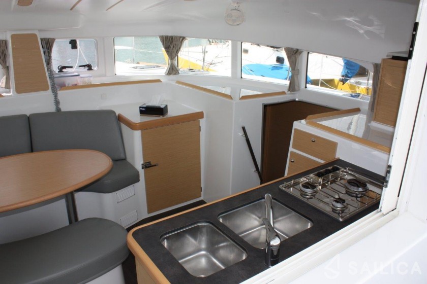 Lagoon 380 - Yacht Charter Sailica