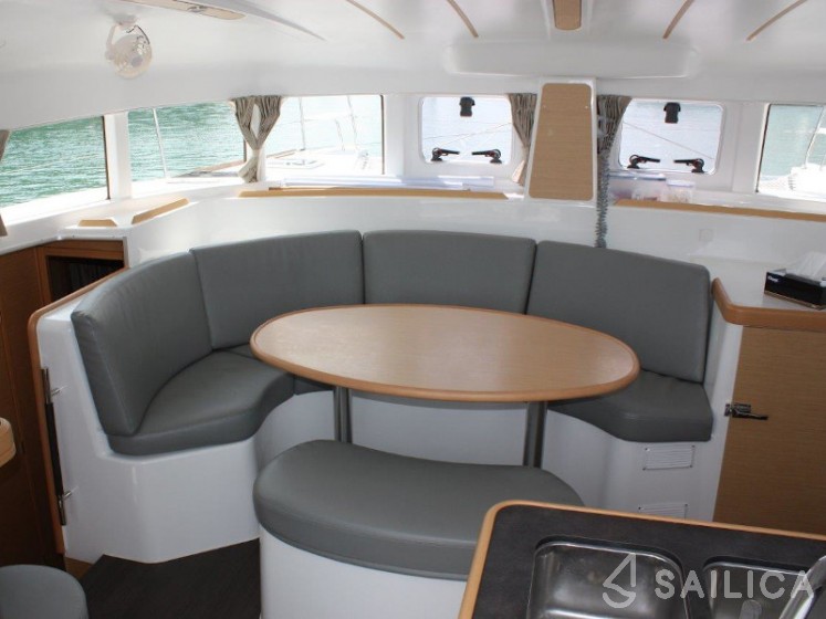 Lagoon 380 - Yacht Charter Sailica