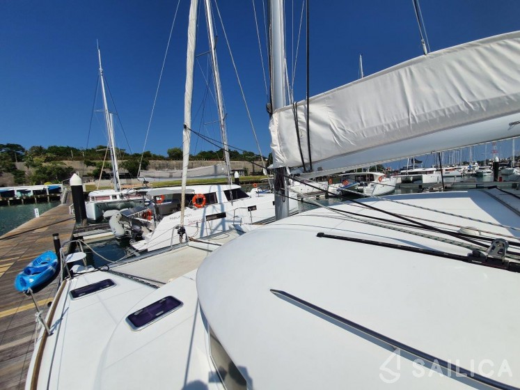 Lagoon 380 - Yacht Charter Sailica