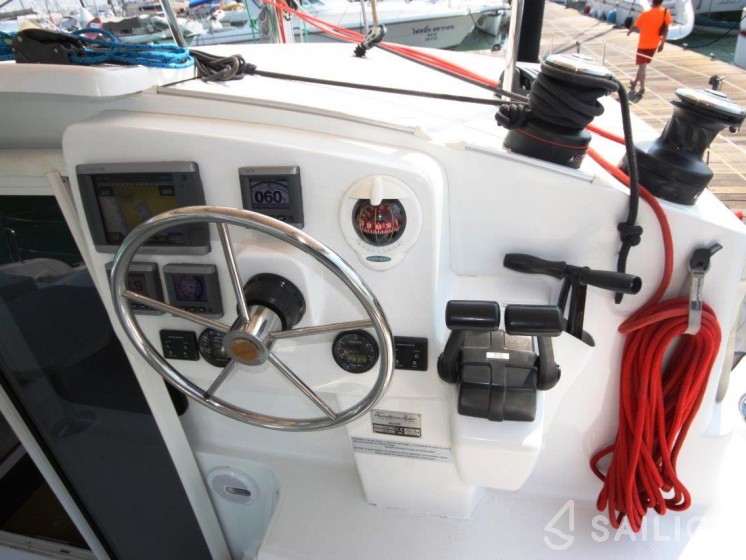 Mahe 36 Evolution - Yacht Charter Sailica