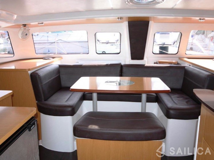 Mahe 36 Evolution - Yacht Charter Sailica