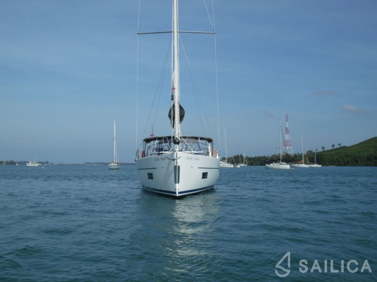 Bavaria C45 - Yacht Charter Sailica