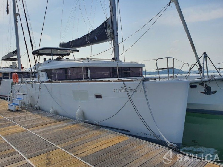 Lagoon 450 S - 4 + 2 cab. - Yacht Charter Sailica