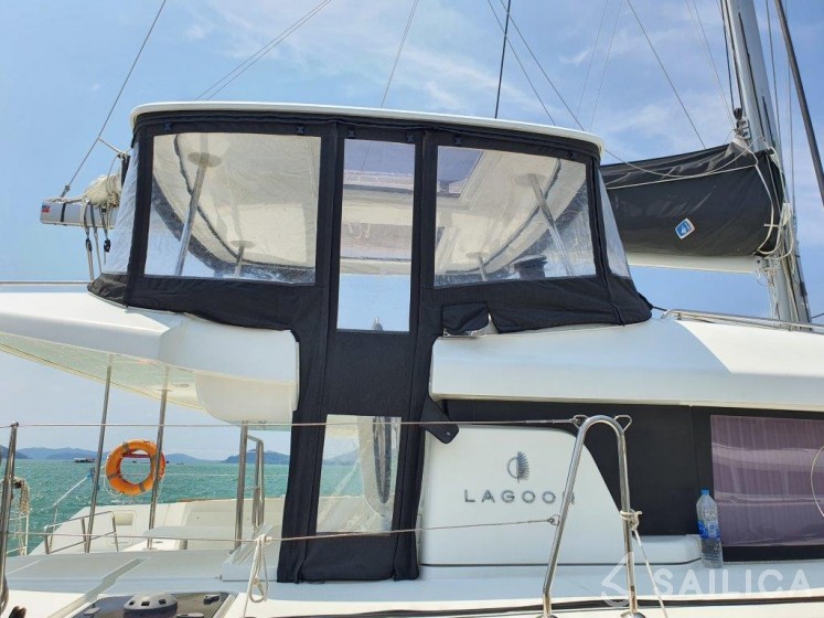 Lagoon 450 S - 4 + 2 cab. - Yacht Charter Sailica