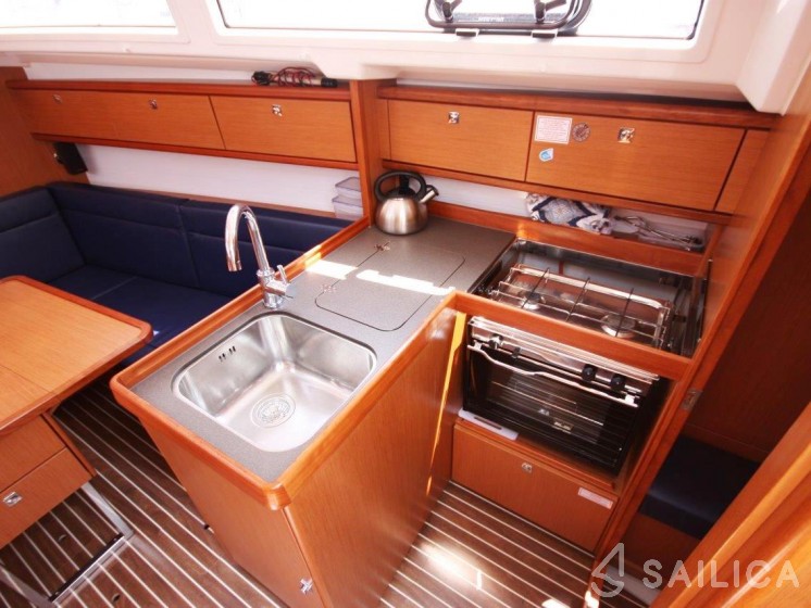Bavaria 33 Cruiser - Yacht Charter Sailica
