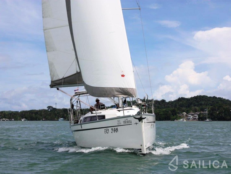 Bavaria 33 Cruiser - Yacht Charter Sailica