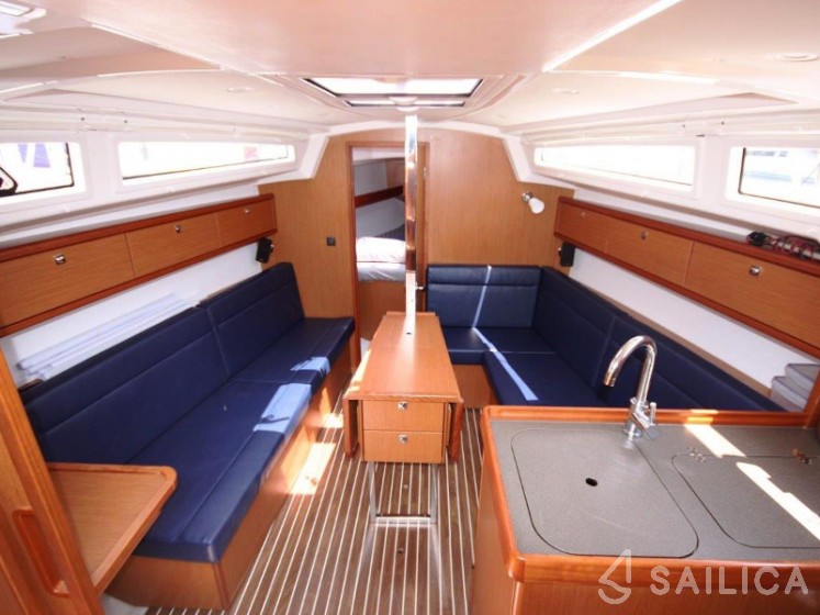 Bavaria 33 Cruiser - Yacht Charter Sailica