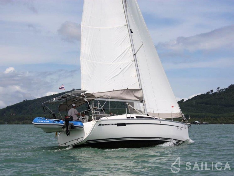 Bavaria 33 Cruiser - Yacht Charter Sailica
