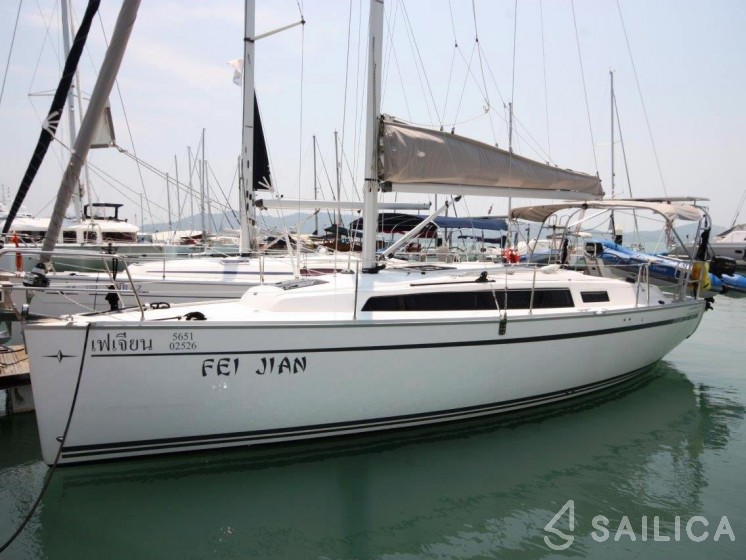 Bavaria 33 Cruiser - Yacht Charter Sailica